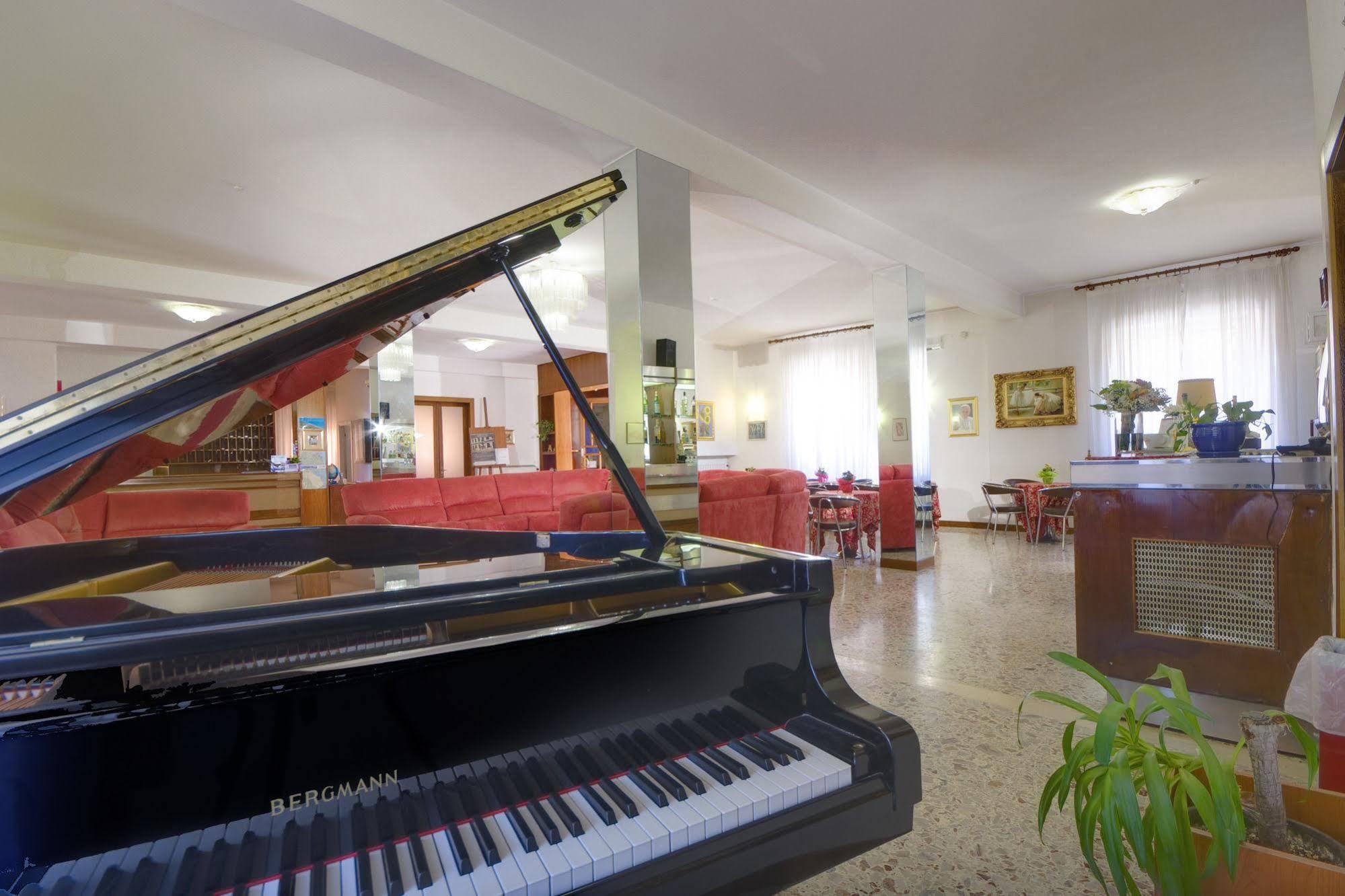 San Gabriele Hotel Loreto  Kültér fotó